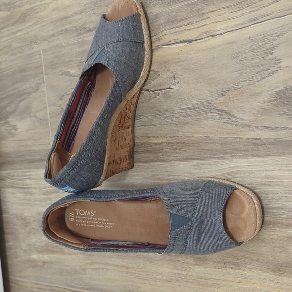 TOMS WEDGE SANDALS WOMEN'S US 9 - Picture 1 of 6